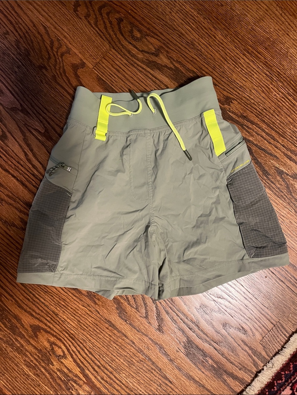Women’s Lululemon Green Hiking Shorts size 2